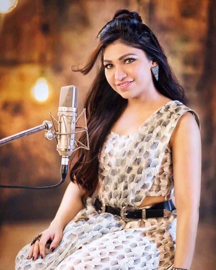 Read more about the article Tulsi Kumar’s Magic on HOT51 Music, Radio, & More