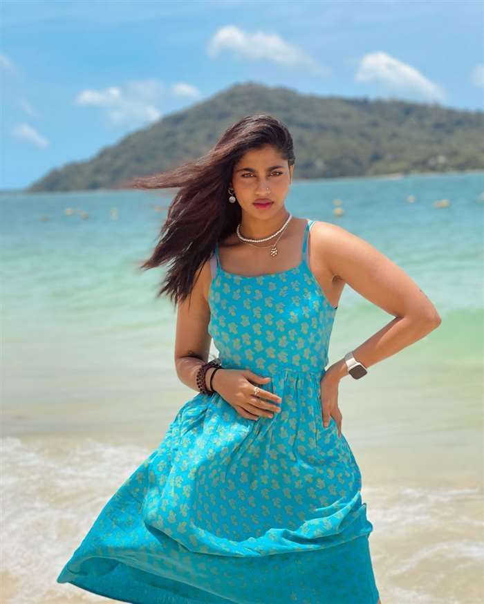 Shivani Narayanan-hot51