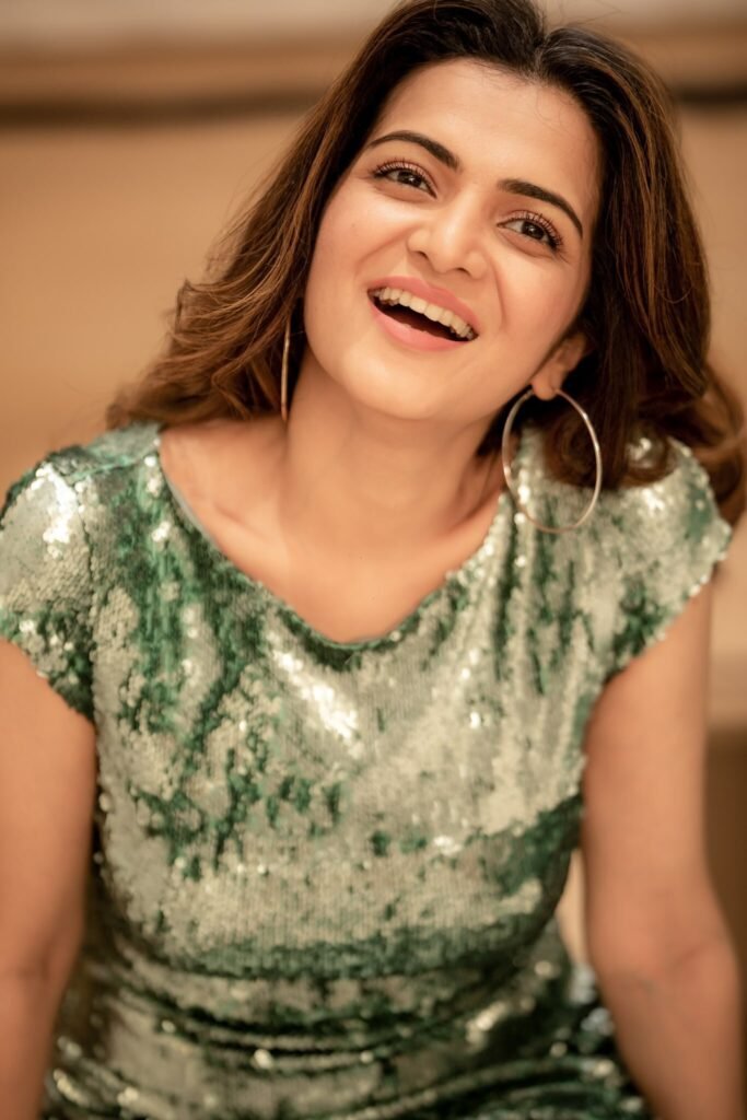 Dhivyadharshini-hot51