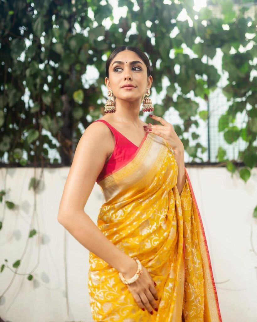 Mrunal Thakur-hot51